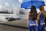 Nico Rosberg burn some rubber